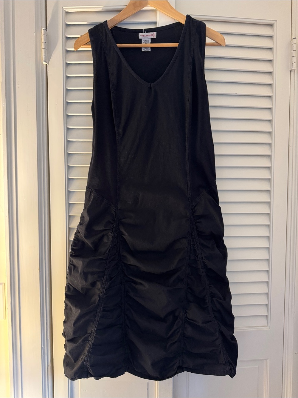 Wearables Sleeveless Black Ruched Midi Dress